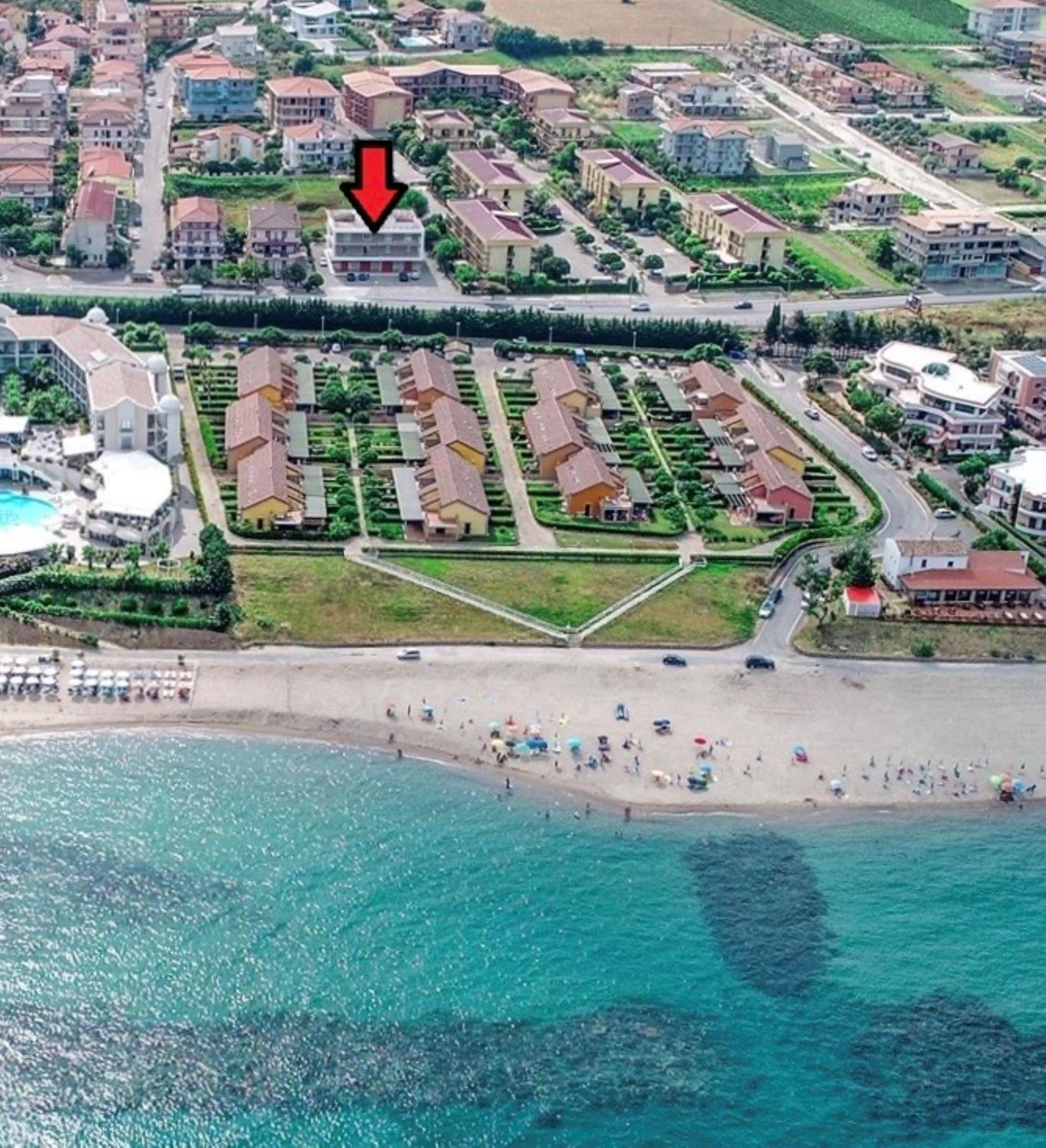 Red'S Apartments Торре-Мелісса Екстер'єр фото
