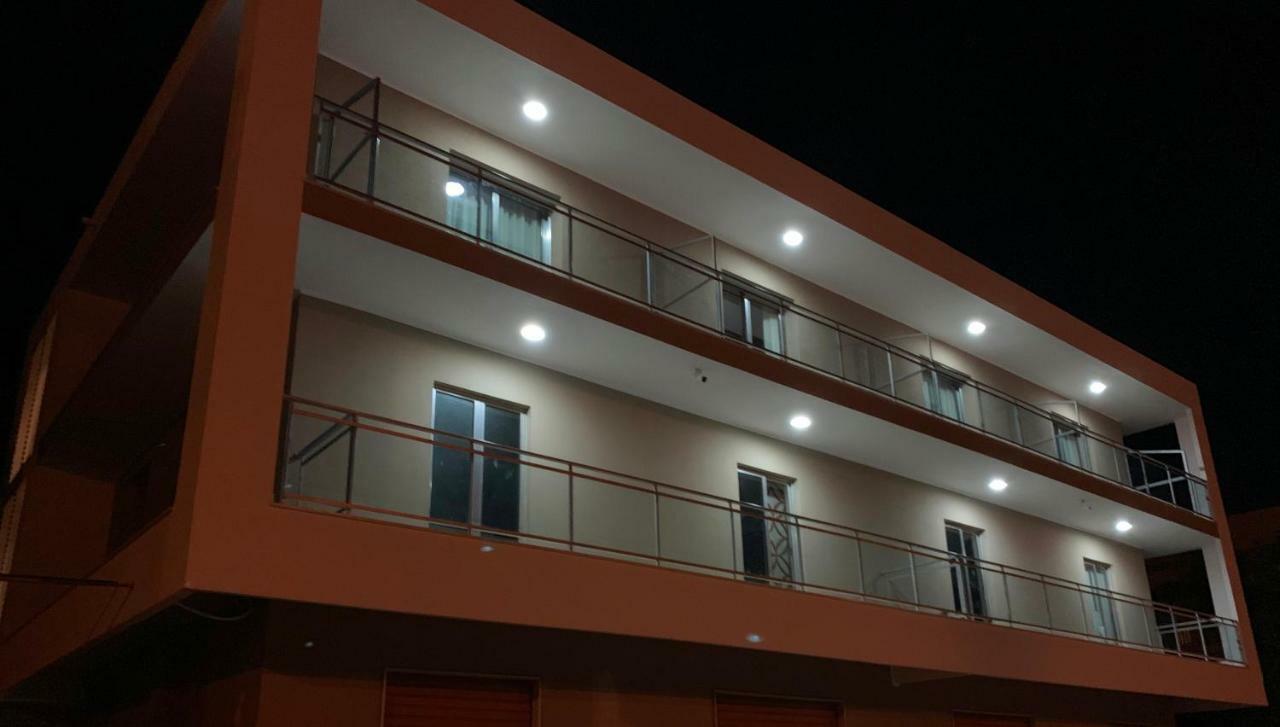 Red'S Apartments Торре-Мелісса Екстер'єр фото